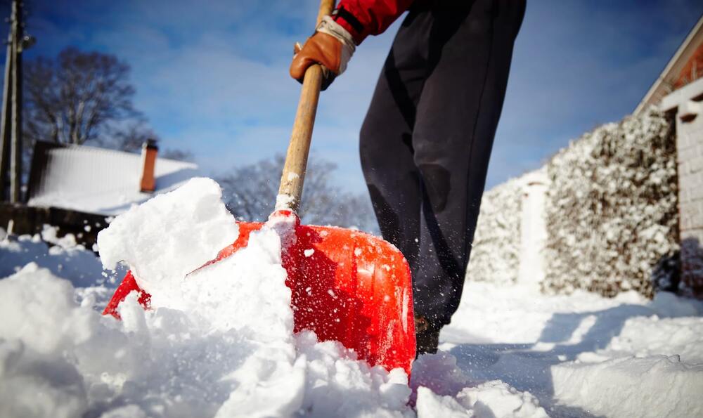 How to Prevent Injury The Proper Snow Shoveling Technique