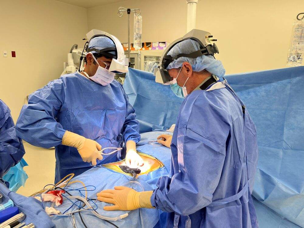 Dr. Harshpal Singh Among The First in New Jersey to Perform Augmented Reality (AR) Guided Spine Surgery